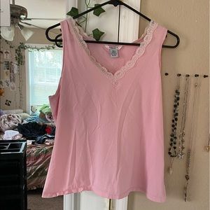 pink lace tank  𖡼.𖤣𖥧